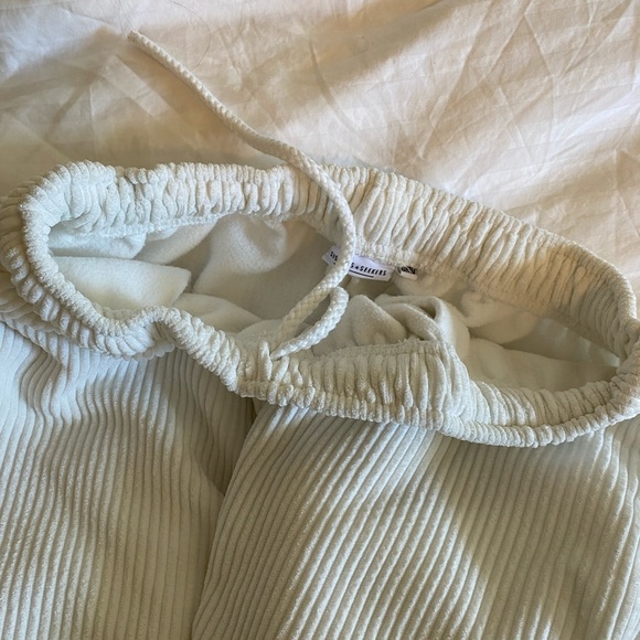 Sisters & Seekers White Sweatpants - Picture 6 of 8